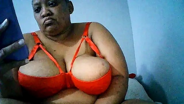 Snapshot of Yellobonepussy chatting on September 30, 1:38 pm Yellobonepussy online show from September 30, 1:38 pm