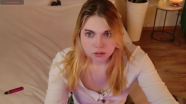 Evie Vall online show from November 28, 5:26 pm