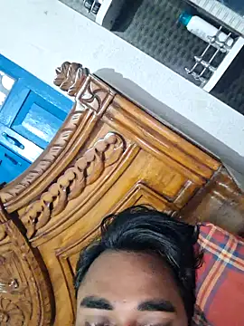 Snapshot of BustyBanuu chatting on October 28, 9:24 am BustyBanuu online show from October 28, 9:24 am