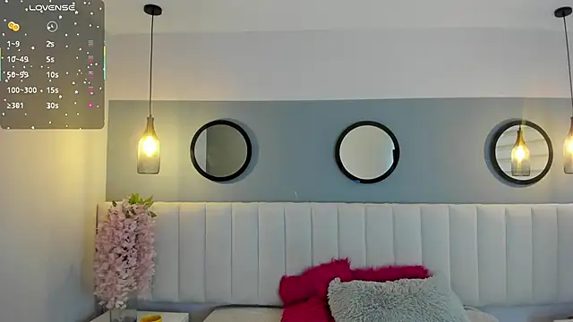 Mila Hank  online show from November 3, 12:28 pm