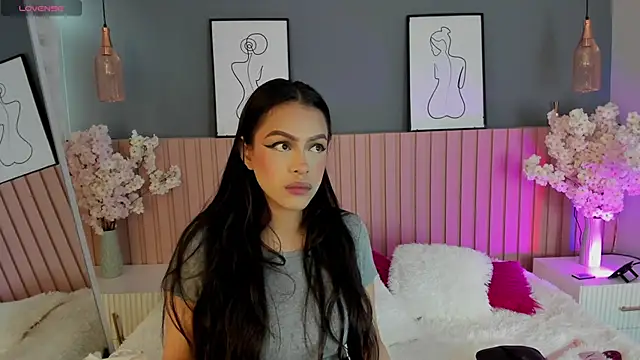 Mila Hank  online show from February 18, 12:12 pm