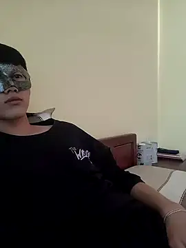 Snapshot of thienlong05 chatting on September 12, 5:18 am thienlong05 online show from September 12, 5:18 am