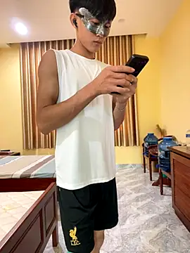 Snapshot of thienlong05 chatting on November 17, 1:33 am thienlong05 online show from November 17, 1:33 am