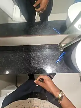 Snapshot of Gamecoc chatting on October 28, 10:52 am Gamecoc online show from October 28, 10:52 am