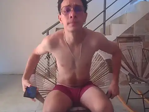 Snapshot of niko__005 chatting on May 12, 8:17 pm niko 005 online show from May 12, 8:17 pm