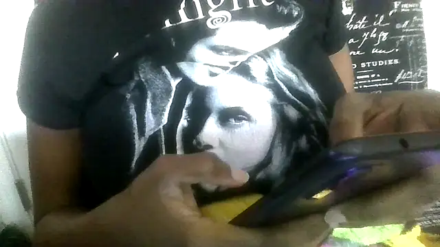 prettymaa online show from September 18, 7:05 pm