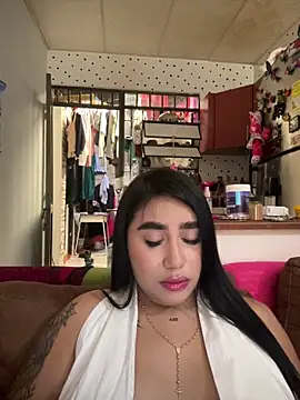 Snapshot of Sophie_Dreamss chatting on May 19, 8:37 pm Sophie Dreamss online show from May 19, 8:37 pm