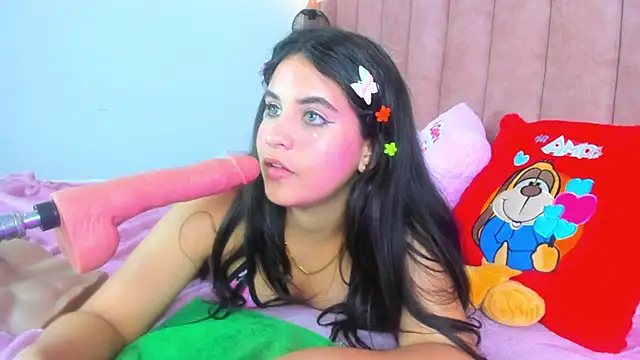 Snapshot of LizzyOlsen chatting on November 22, 9:08 am LizzyOlsen online show from November 22, 9:08 am