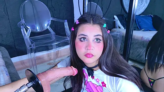 Snapshot of LizzyOlsen chatting on February 12, 5:35 am LizzyOlsen online show from February 12, 5:35 am