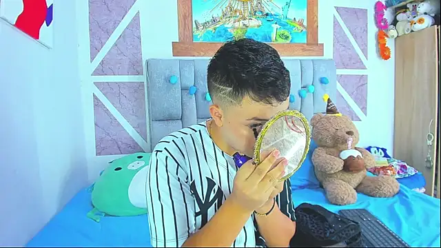 christopher Hot online show from April 1, 11:35 pm