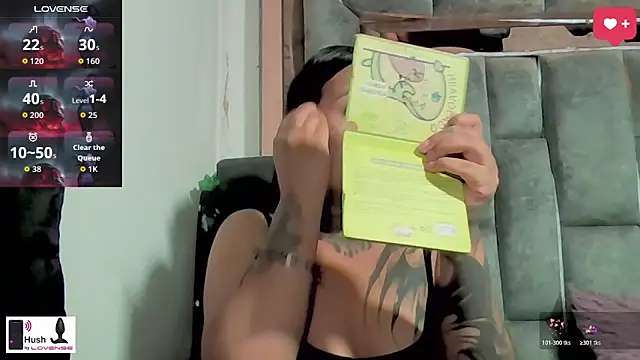 missashlyrosette online show from March 19, 9:19 pm