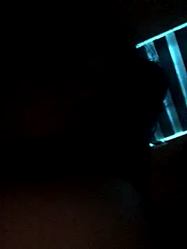 Snapshot of leehank01 chatting on October 21, 6:47 am leehank01 online show from October 21, 6:47 am