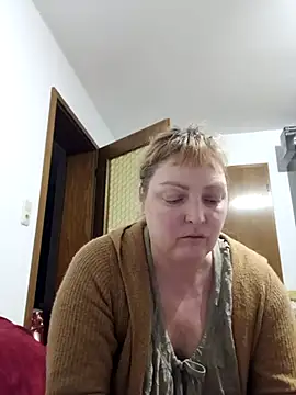 LiluLiluLilu online show from February 16, 5:53 pm