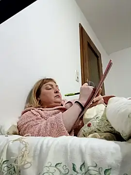 LiluLiluLilu online show from March 4, 6:14 pm