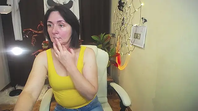 Snapshot of VivianGuchih chatting on October 18, 11:55 am VivianGuchih online show from October 18, 11:55 am