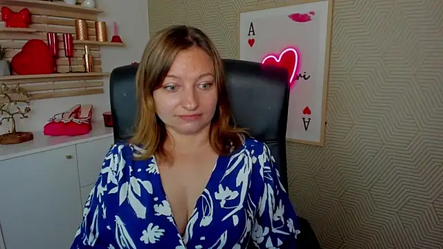 Snapshot of angelaSamt chatting on June 22, 5:48 am angelaSamt online show from June 22, 5:48 am