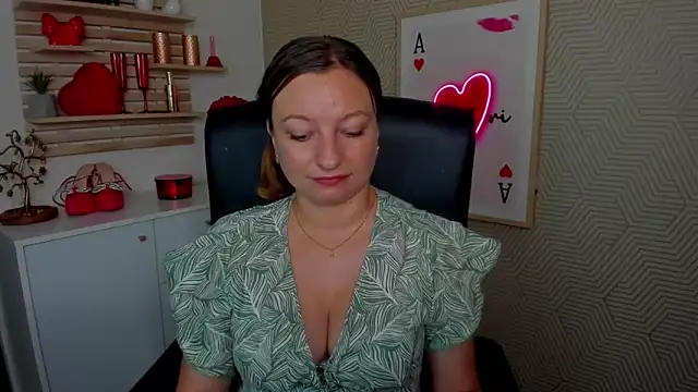 Snapshot of angelaSamt chatting on June 30, 5:41 am angelaSamt online show from June 30, 5:41 am