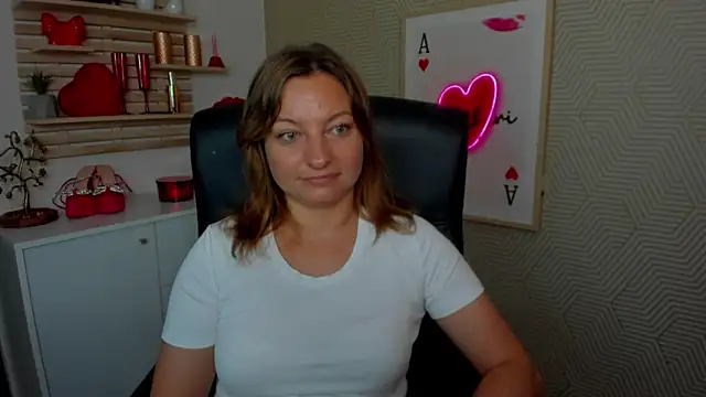 Snapshot of angelaSamt chatting on July 1, 5:31 am angelaSamt online show from July 1, 5:31 am