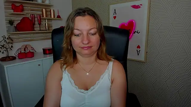 Snapshot of angelaSamt chatting on July 2, 5:35 am angelaSamt online show from July 2, 5:35 am