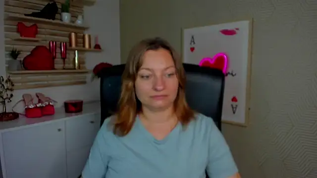 Snapshot of angelaSamt chatting on July 7, 5:43 am angelaSamt online show from July 7, 5:43 am