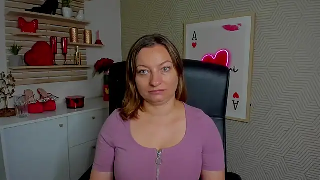 Snapshot of angelaSamt chatting on July 8, 5:45 am angelaSamt online show from July 8, 5:45 am