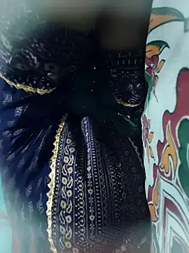 posewith online show from October 10, 9:19 am