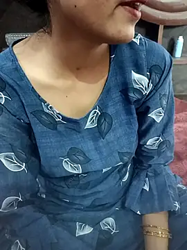 Snapshot of Alina-khan chatting on October 2, 9:16 am Alina-khan online show from October 2, 9:16 am