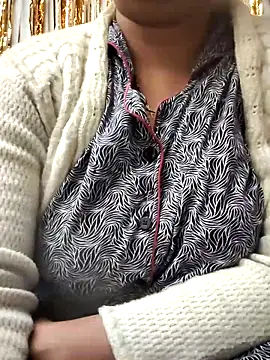 Snapshot of Alina-khan chatting on February 7, 7:50 pm Alina-khan online show from February 7, 7:50 pm