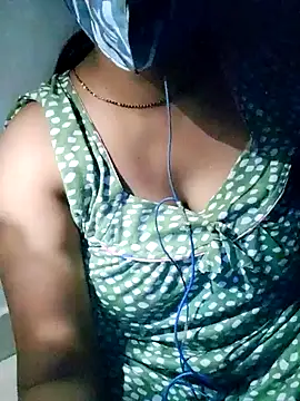 Snapshot of Alina-khan chatting on April 21, 6:44 pm Alina-khan online show from April 21, 6:44 pm