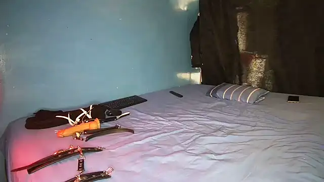 Snapshot of JoshuaMiller chatting on October 1, 8:04 pm JoshuaMiller online show from October 1, 8:04 pm