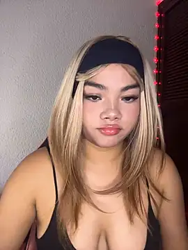 Dakota-Lona online show from March 20, 9:41 pm