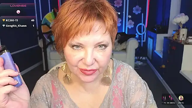 Kira Kenett online show from October 25, 4:57 pm