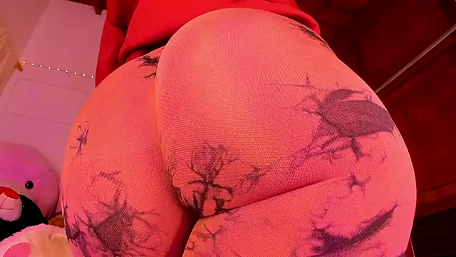 Snapshot of Gabby_Haze chatting on May 15, 11:12 pm Gabby Haze online show from May 15, 11:12 pm