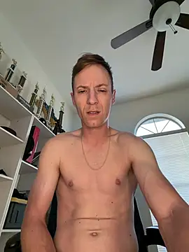 Snapshot of Badstepson33 chatting on April 10, 11:48 am Badstepson33 online show from April 10, 11:48 am