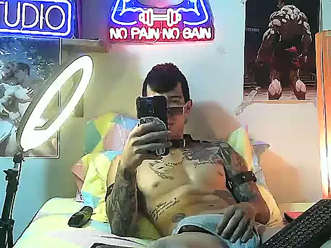 Strongcockfitness online show from October 29, 9:05 pm