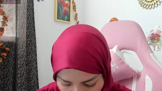 Snapshot of dalila_kemur chatting on May 23, 2:10 pm dalila kemur online show from May 23, 2:10 pm