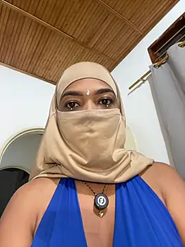 Snapshot of Yuli_arabic chatting on May 19, 8:15 pm Yuli arabic online show from May 19, 8:15 pm