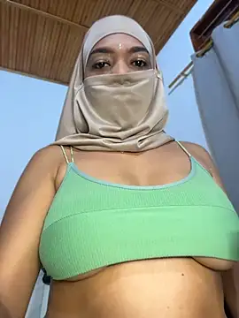 Snapshot of Yuli_arabic chatting on May 29, 7:12 pm Yuli arabic online show from May 29, 7:12 pm