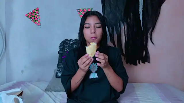 Snapshot of Danka_smith chatting on October 8, 7:06 am Danka smith online show from October 8, 7:06 am