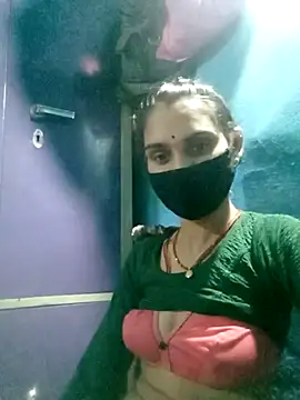 Snapshot of Nishaa_ji chatting on October 4, 7:28 am Nishaa ji online show from October 4, 7:28 am