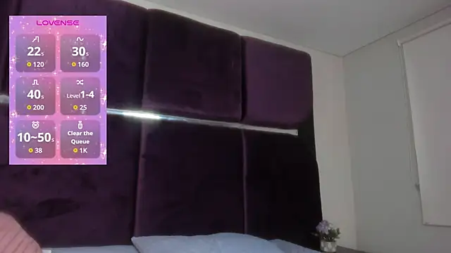 Noah Rossi  online show from September 9, 4:34 am