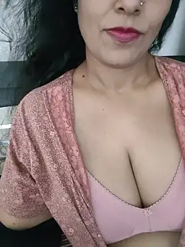 Snapshot of Deepa_Sharma143 chatting on June 11, 8:34 am Deepa Sharma143 online show from June 11, 8:34 am