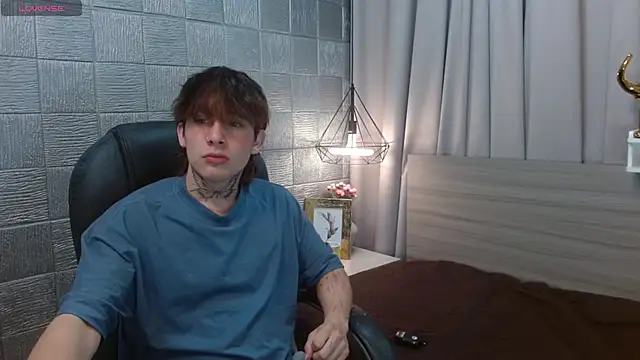 Iantwink18 online show from September 26, 1:15 pm