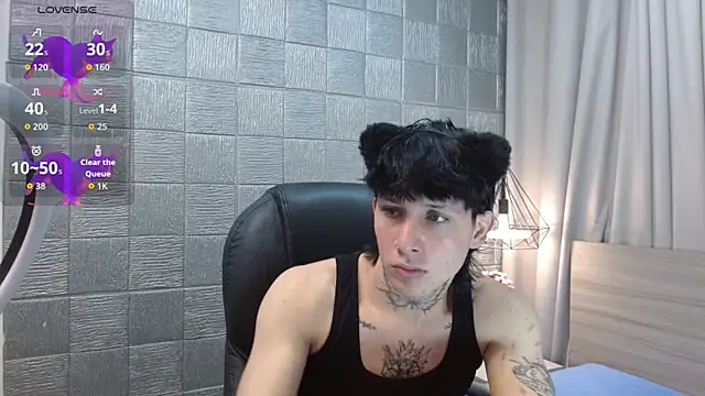 Iantwink18 online show from October 17, 6:32 pm