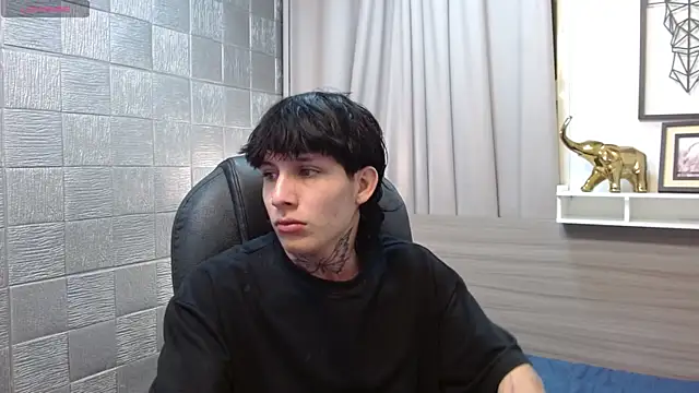 Iantwink18 online show from November 7, 8:09 pm