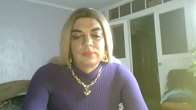 NiraFrost online show from October 31, 5:03 pm