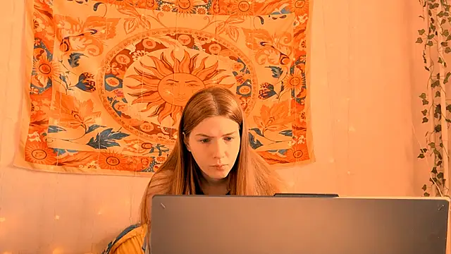 AliceCUNTach online show from April 8, 5:07 am