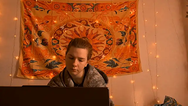 AliceCUNTach online show from April 17, 5:10 am