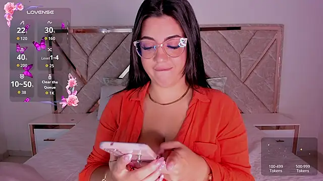 Snapshot of lauren_bigboobs22 chatting on May 15, 2:02 pm lauren bigboobs22 online show from May 15, 2:02 pm