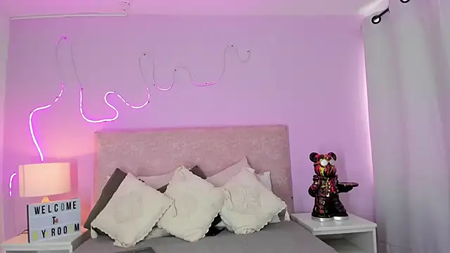 EmaRae1499 online show from October 13, 7:58 pm